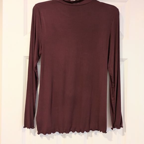 Tahari Lettuce Edge Pullover Dressy Top M - Picture 6 of 10